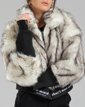 Load image into Gallery viewer, WANTED FAUX FUR COAT